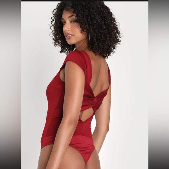 Lulus Tops - Lulus Outgoing Icon Burgundy Cap Sleeve Cutout Bodysuit Red - Size Small NWOT